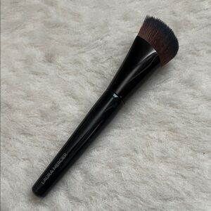 Laura Mercier Real Flawless Foundation brush